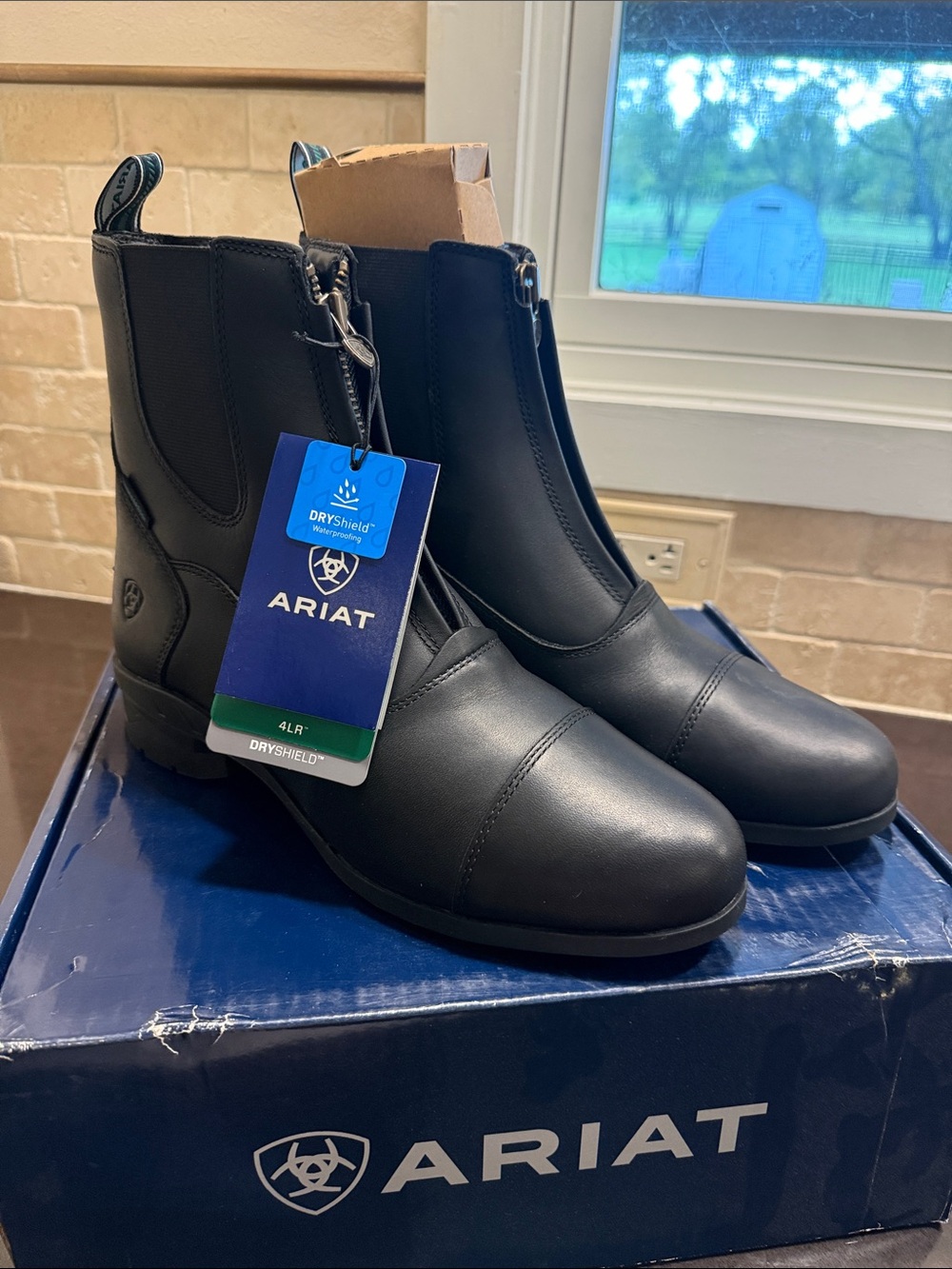 Ariat Woman’s 10 Black Leather Zip-Front Riding Boots